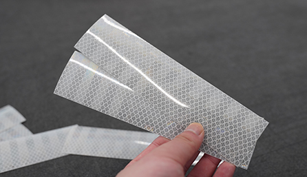 交通標(biāo)識(shí)反光膜怎么切割？